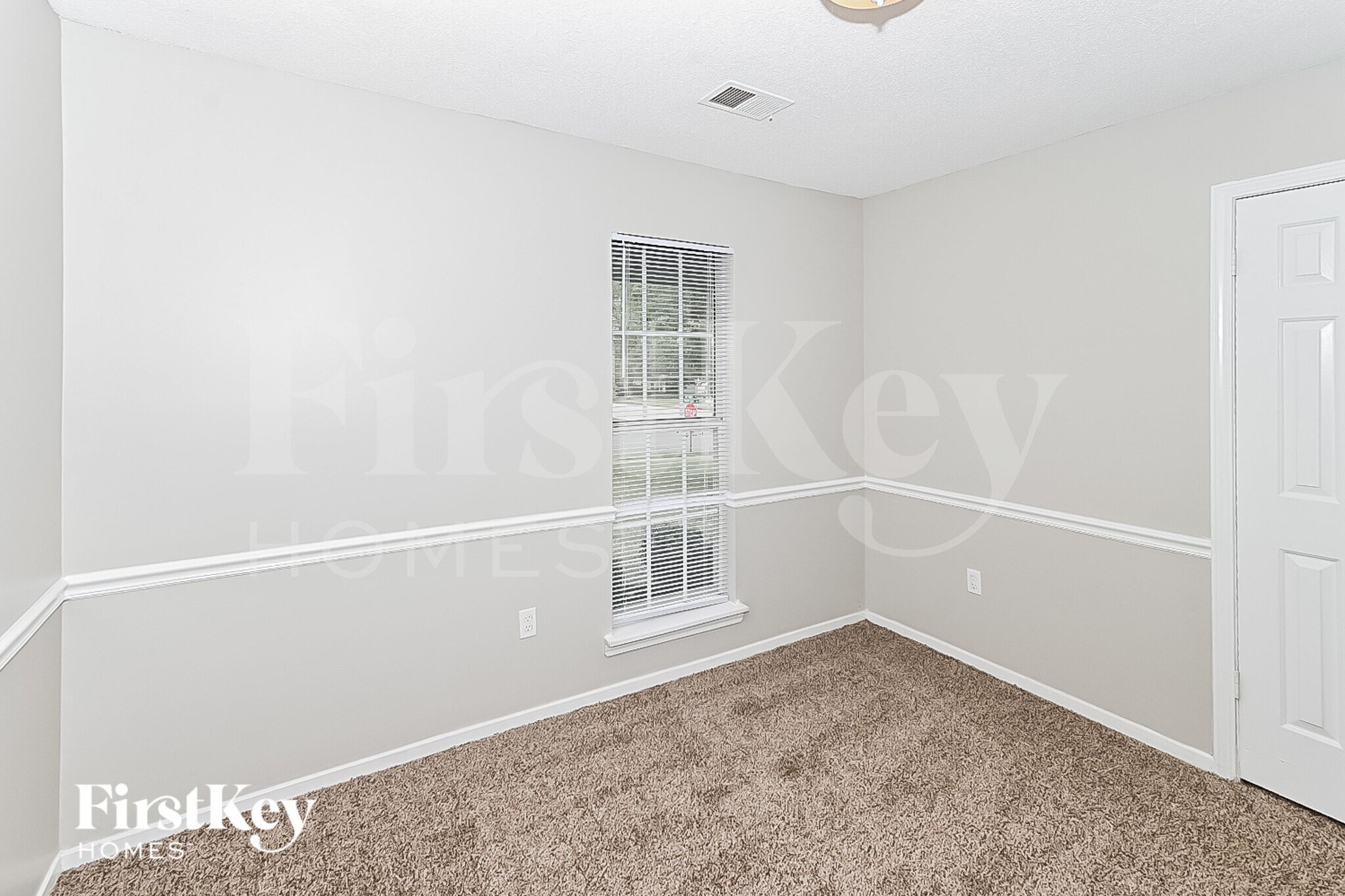 Building Photo - 6495 Westbury Ave