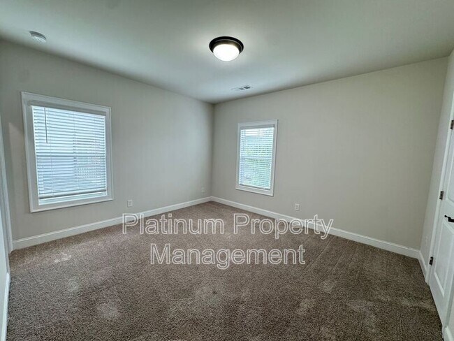 Building Photo - 705 Fieldcrest Park Ln