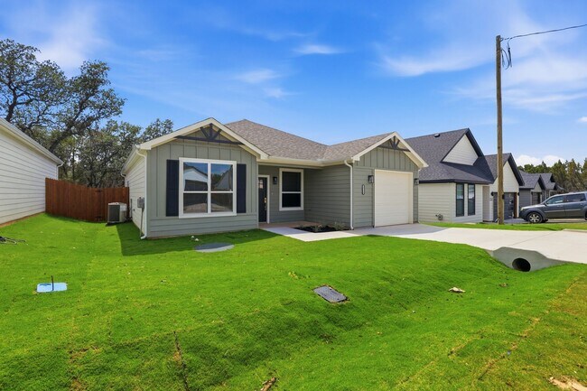 Building Photo - 5718 Barkridge Dr