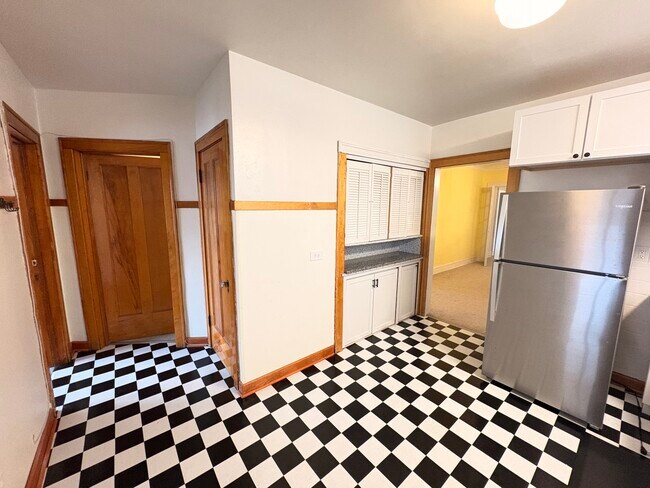 Building Photo - 6652 N Campbell Ave