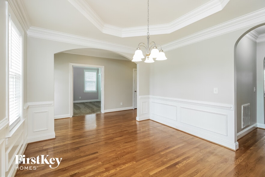 Building Photo - 8175 McClanahan Dr