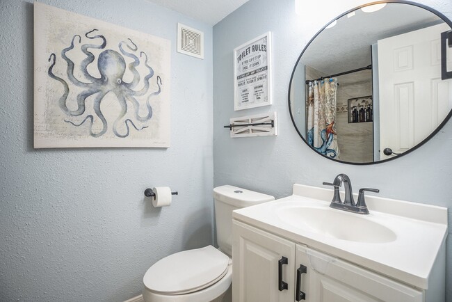 Building Photo - 6300 Seawall Blvd