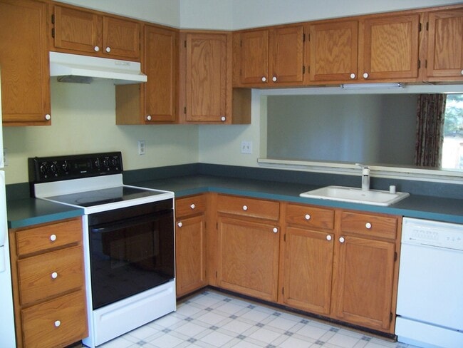 Building Photo - 3 Level Townhome- Odenton, MD