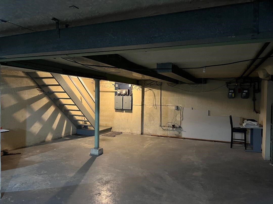 Shared Basement/Laundry/Storage - 6422 Fairhurst Ave