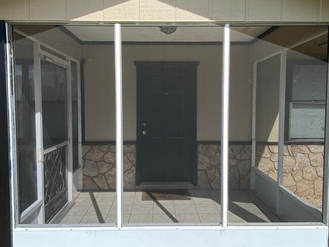 Building Photo - 5 Teak Loop Ln
