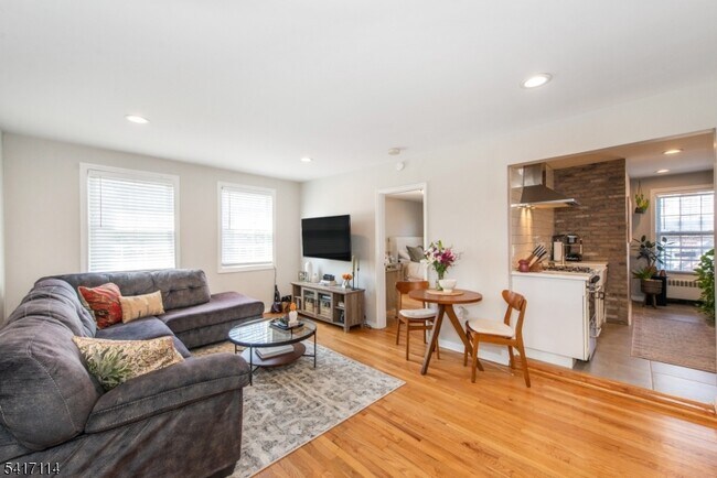 Building Photo - 376 Claremont Ave