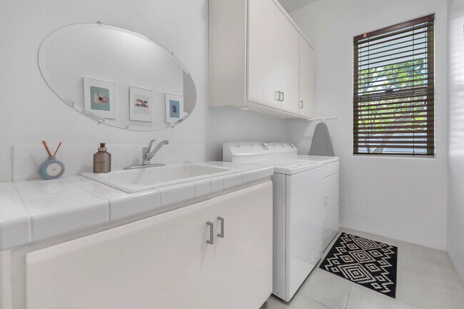 Building Photo - 267 Loch Lomond Rd