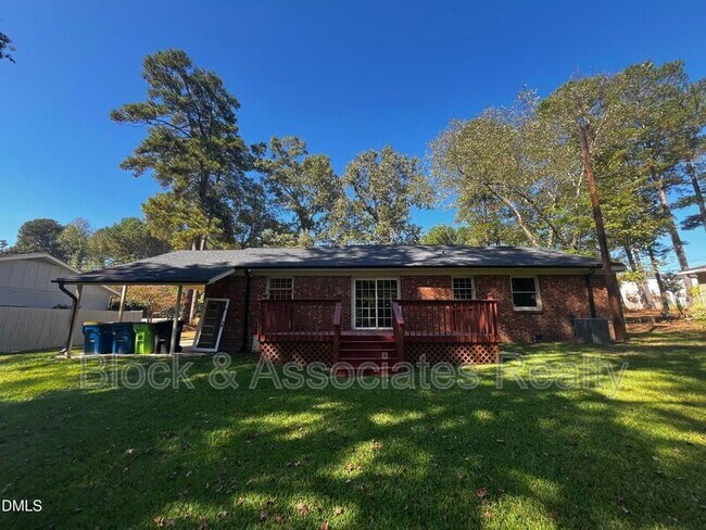 Building Photo - 6404 Buffaloe Rd