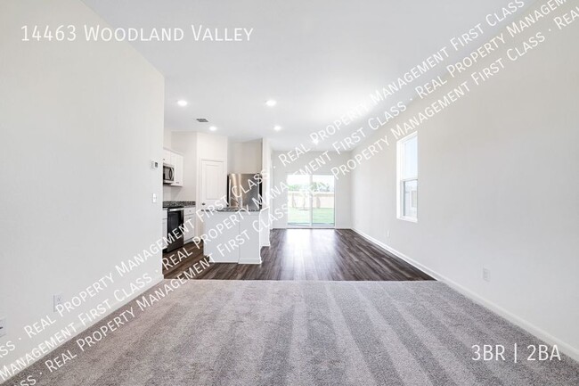 Building Photo - 14463 Woodland Vly