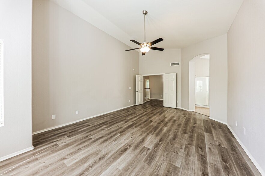 Building Photo - 3717 N Heather Ln
