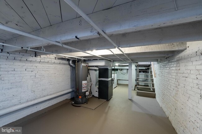 Building Photo - 116 S Durham St