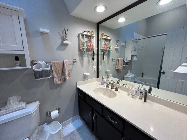 Building Photo - 1467 Monroe Dr NE