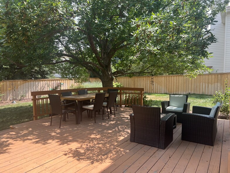 Building Photo - 7710 S Hickory Pl