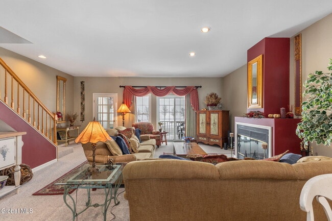 Building Photo - 158 Kaydeross Park Rd