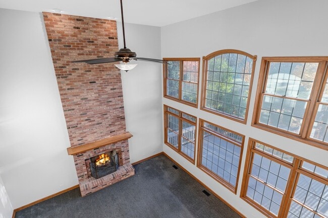 Building Photo - 4N550 School Rd