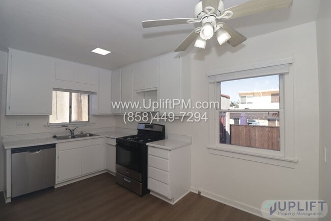 Building Photo - 2 Bed 1 Bath Home Near The Beach