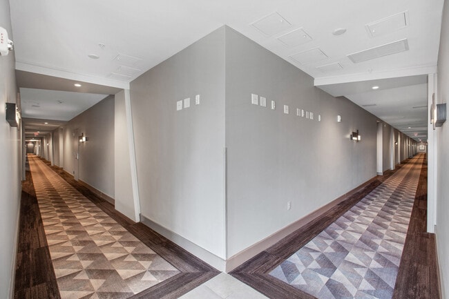 Building Photo - 145 Riverhaven Dr