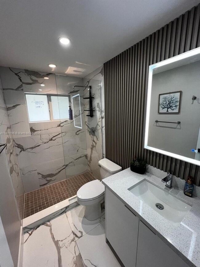 Building Photo - 2 bedroom in Hollywood FL 33021