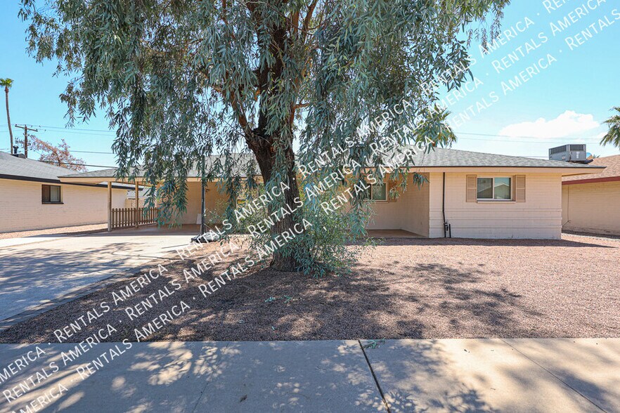 Building Photo - 935 E Wesleyan Dr