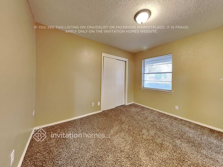 Building Photo - 150 Valleyglen Dr