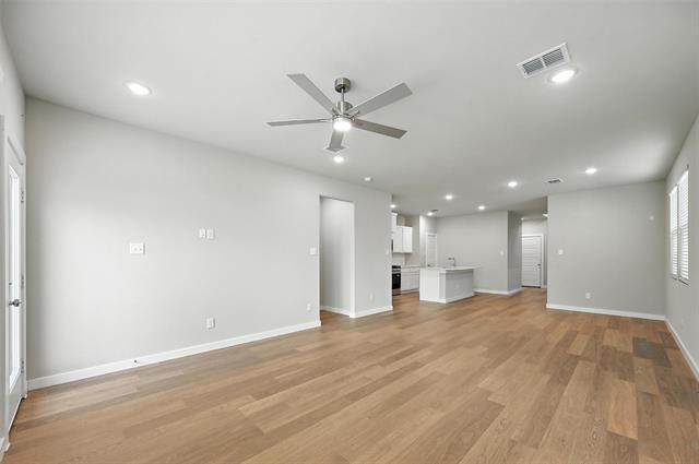 Building Photo - 806 Pne Bch Dr