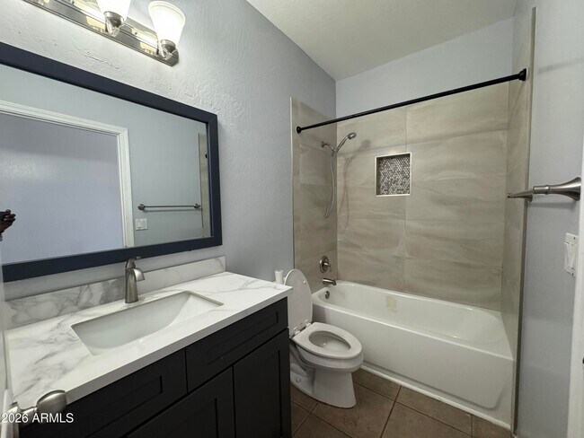Building Photo - 16401 N 39th Pl