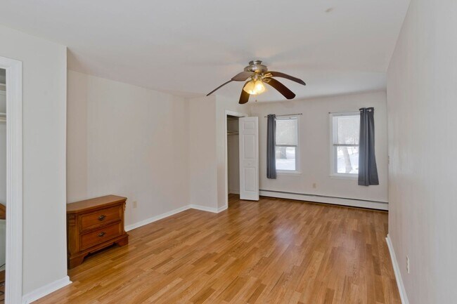 Building Photo - Private 3-Bedroom Single-Family Rental on 10+ Acres - Available for June 1st!