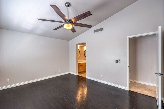 Building Photo - single story upgraded walking distance to park