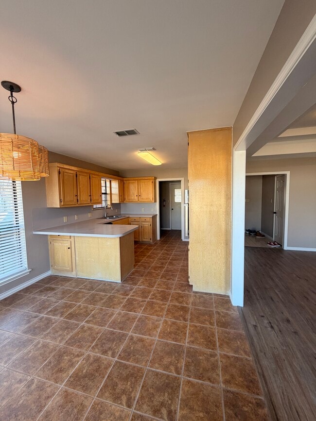 Building Photo - 111 Crestview St