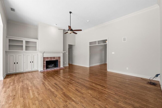 Building Photo - 165 W Shadowpoint Cir