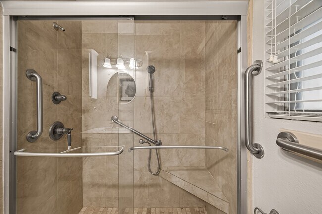 Building Photo - 514 Evonne St