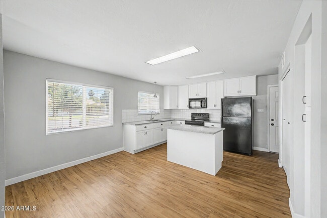Building Photo - 5938 W Ocotillo Rd