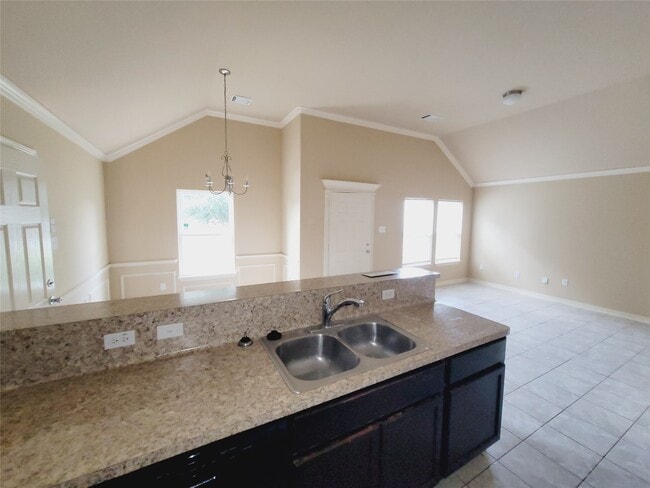 Building Photo - 8031 Canyon St