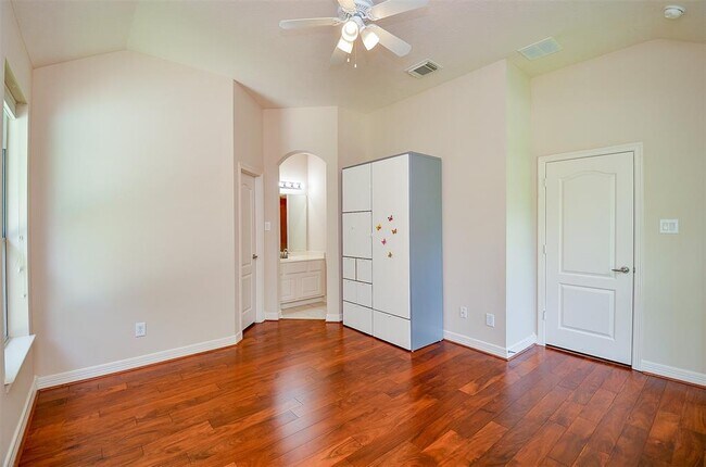 Building Photo - 7610 Breezeway Bend Ln