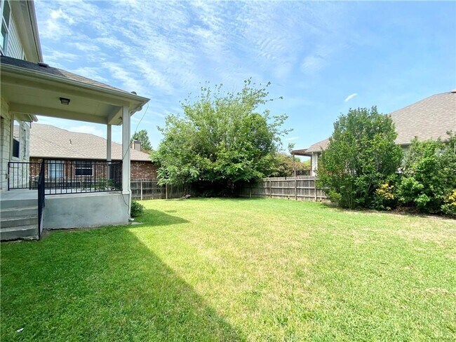 Building Photo - 2214 Conway Cove