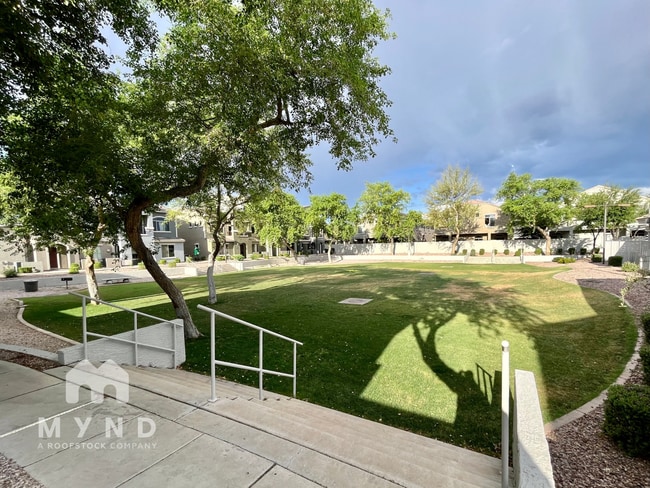 Building Photo - 2401 E Rio Salado Pkwy