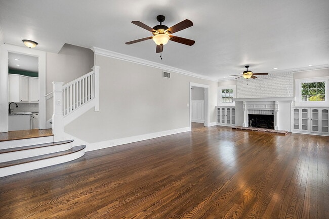 Building Photo - 134 22nd Ave N