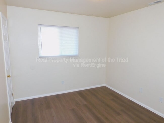 Building Photo - 4216 Parker St