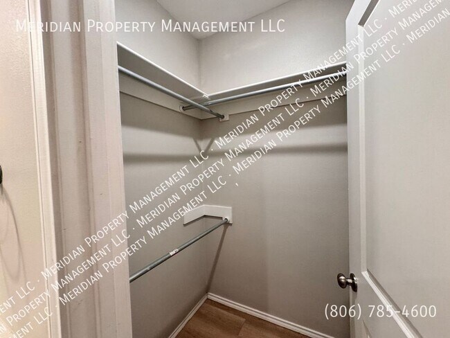 Building Photo - 5526 Itasca A