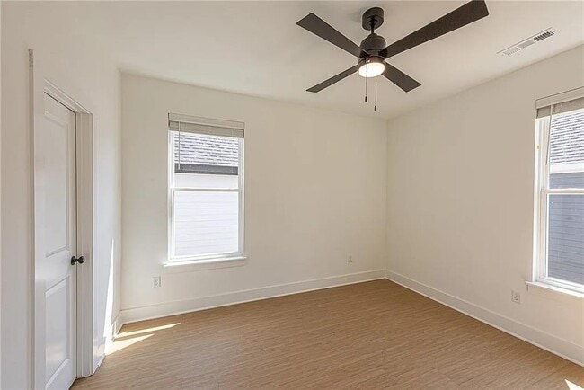 Building Photo - 3199 W Tulsa St