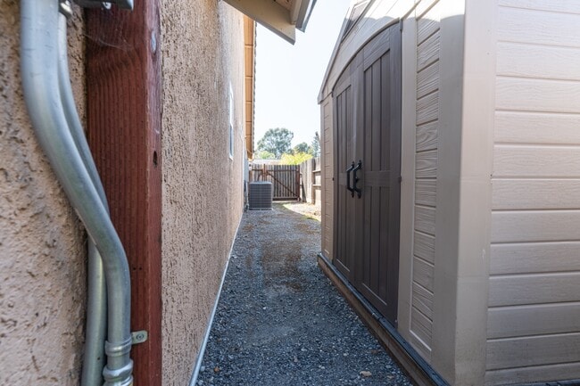 Building Photo - 1228 Demeo St