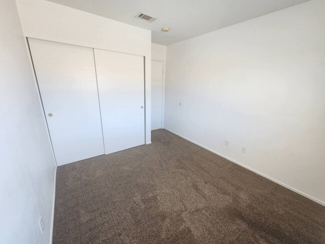 Building Photo - Beautiful Home in the Desert Vista Community