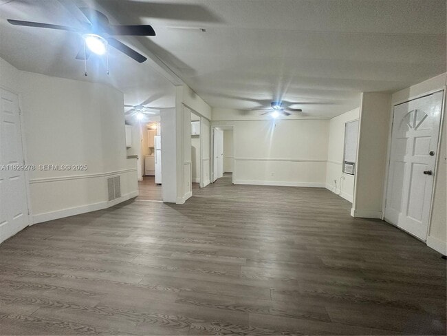 Building Photo - 11763 Venetian Ave