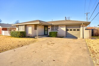Building Photo - Charming 3 Bed 2 Bath  - Moore, OK