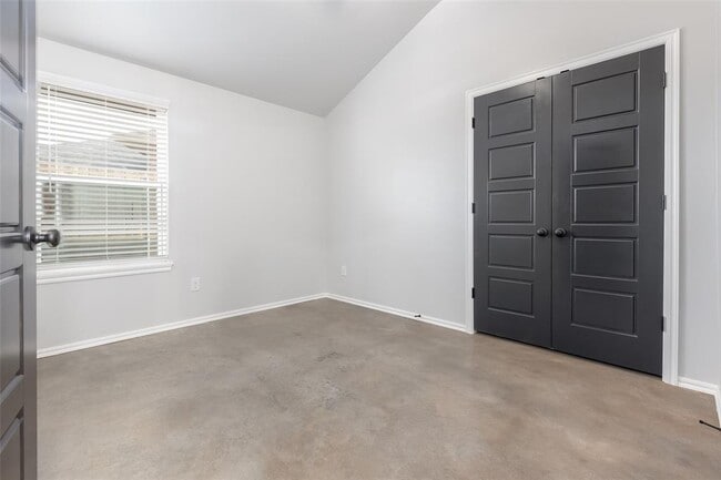 Building Photo - 13328 Springcreek Dr