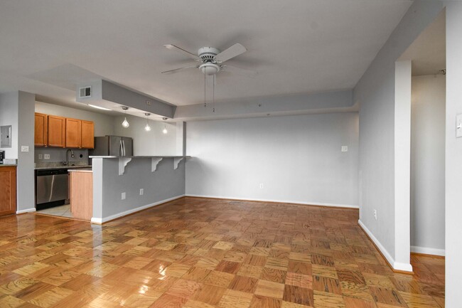 Building Photo - $500 Rent Credit for a Lease Start by 2/28...