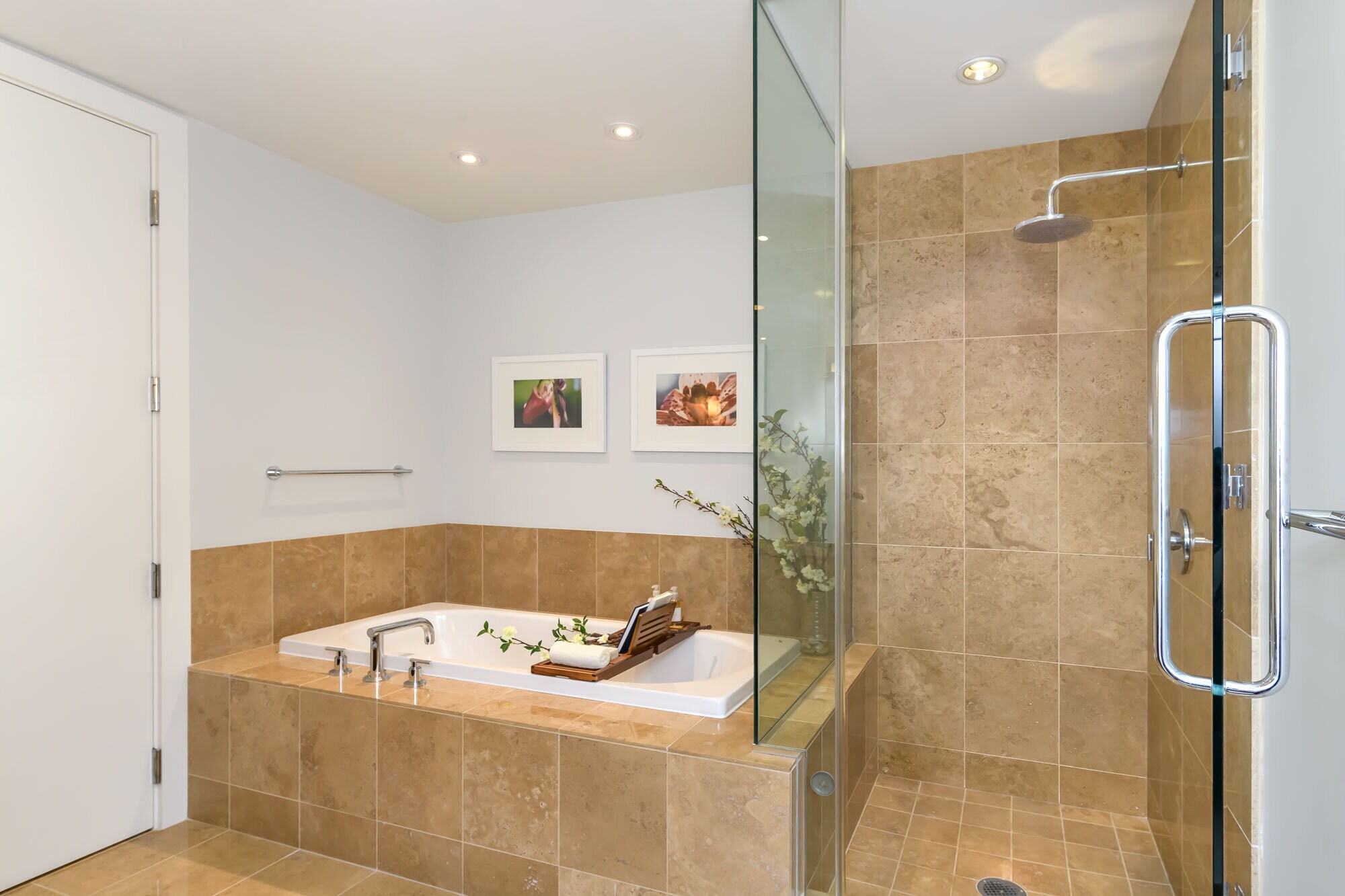 Building Photo - 301 Mission St