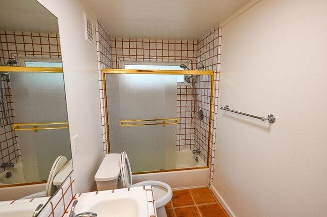 Building Photo - Dolores Street Triplex