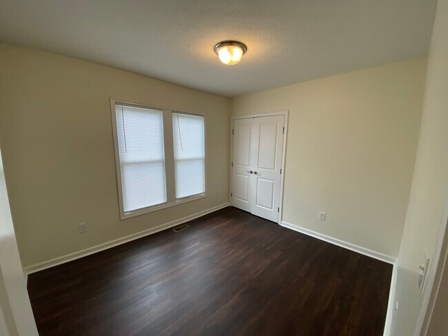 Building Photo - 188 West Park Ave.