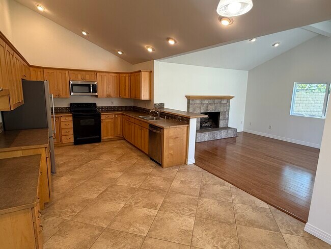 Building Photo - 17891 Quintana Ln